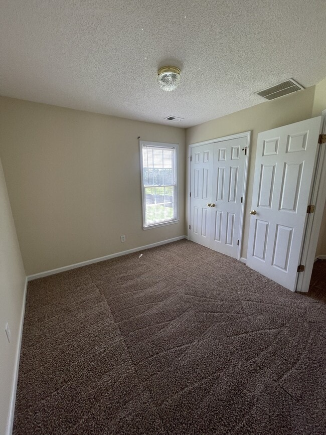 Building Photo - 4921 Martin Farms Rd