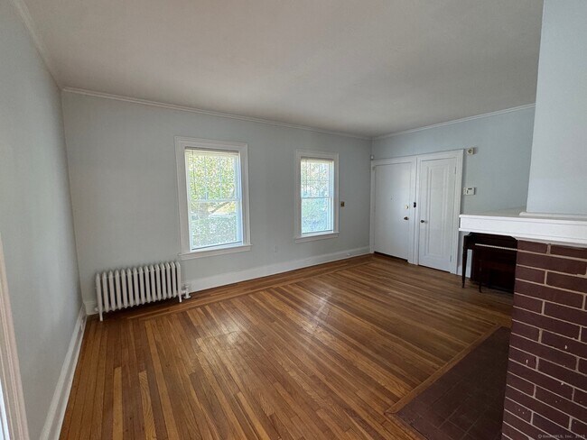 Building Photo - 1253 Forest Rd