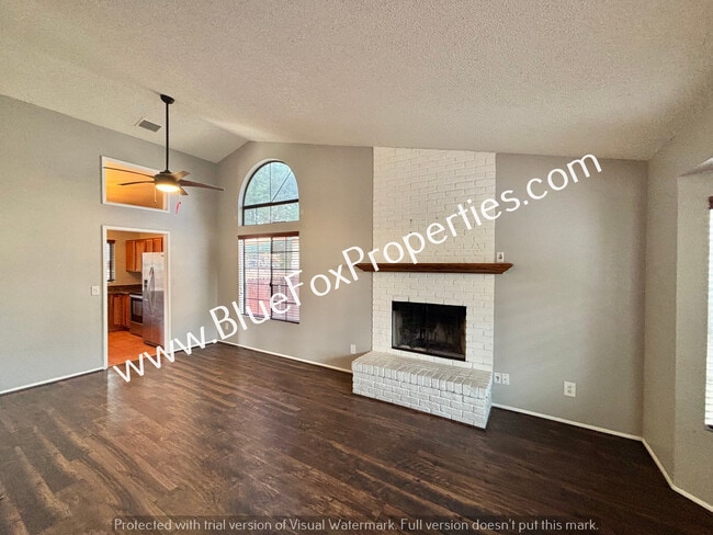 Building Photo - 2621 W Camino Del Deseo