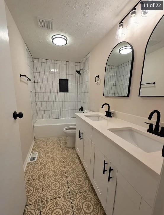 Building Photo - 3414 Dearwood Dr SW