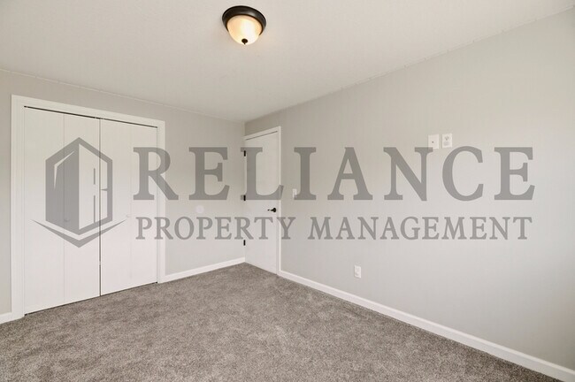 Building Photo - 1726 Black Oak Ct
