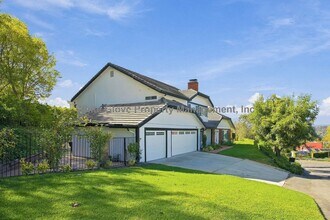 Building Photo - 265 S Via Montanera