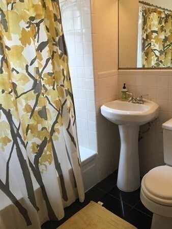 Building Photo - 128 Sewall Ave