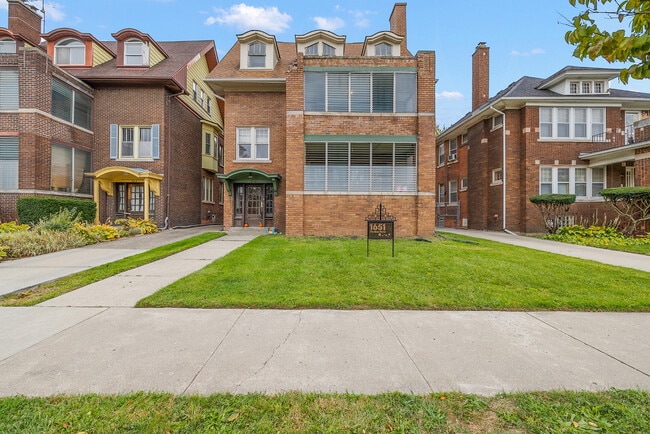 Primary Photo - 1651 Atkinson St