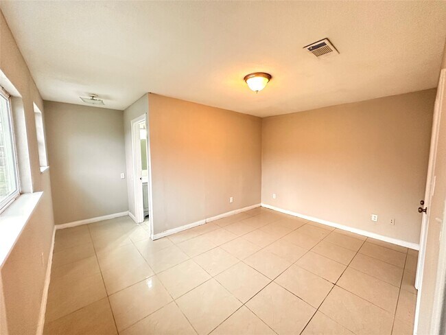 Building Photo - 1209 Glenn Ave