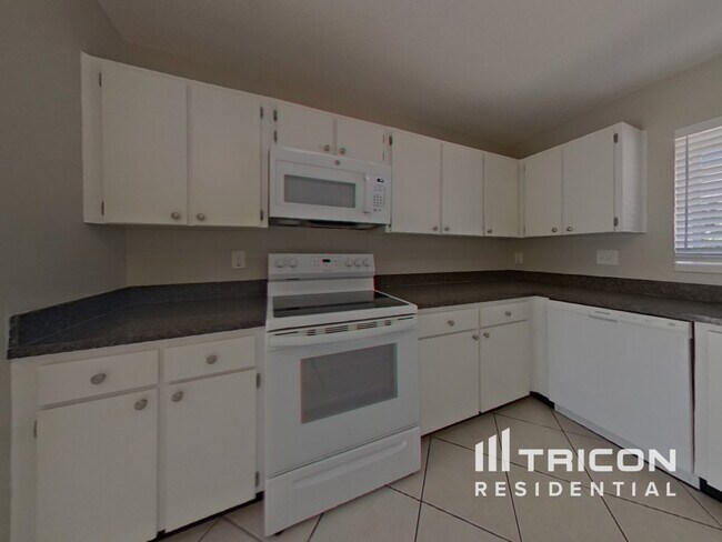 Building Photo - 6918 Silvermill Dr