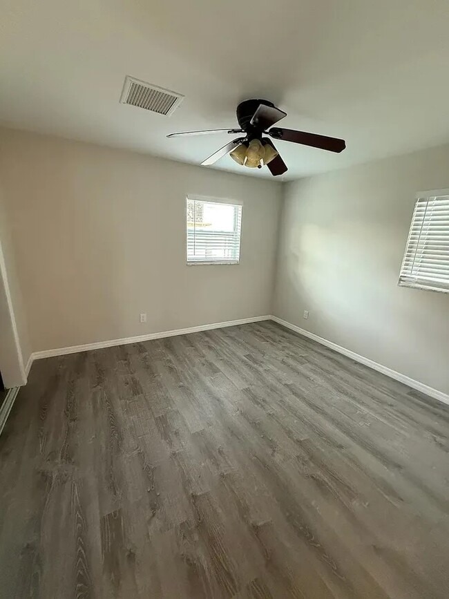 Building Photo - 201 48th Ave N