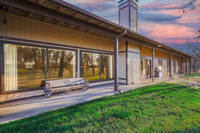 Building Photo - 9680 Co Rd 128