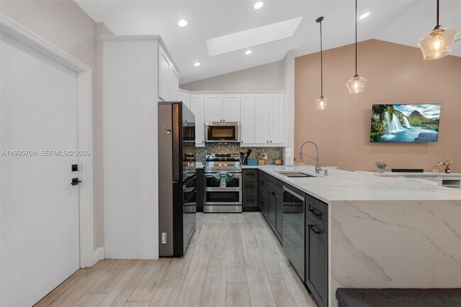 Building Photo - 4220 Grove Park Ln