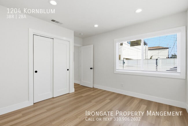 Building Photo - 1204 Kornblum-