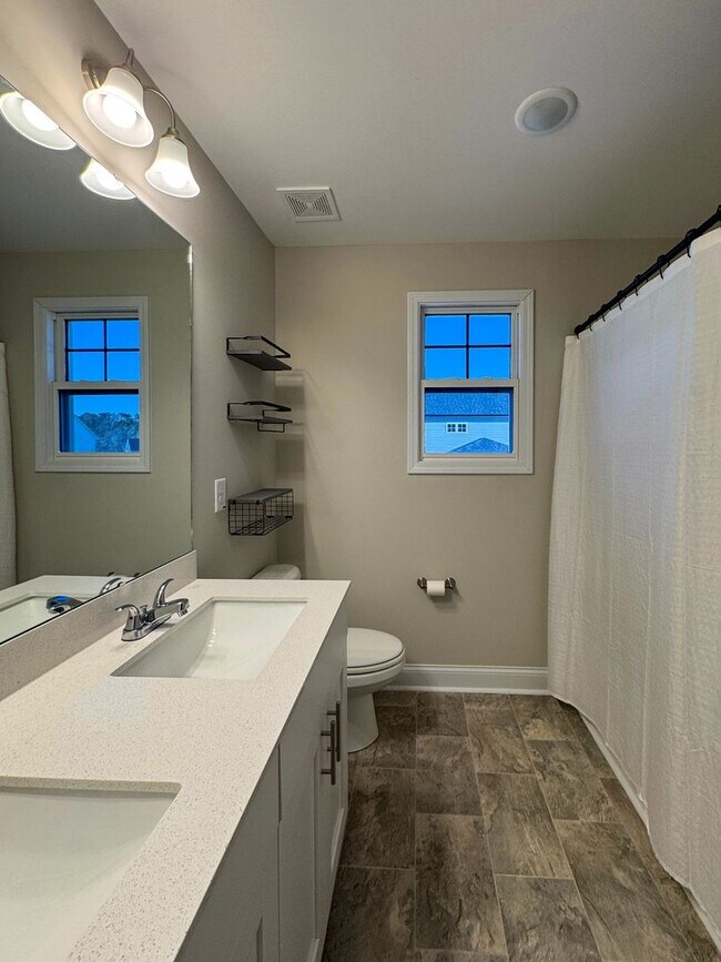 Building Photo - Beautiful 4 Bed 3 Bath Home with Bonus Room