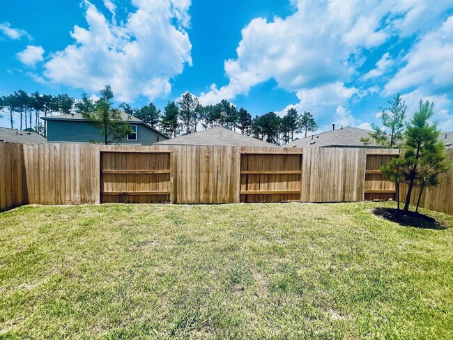 Building Photo - 3043 Mallorca Dr