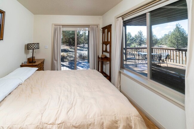 Building Photo - Beautiful Home in the Country with Views, ...