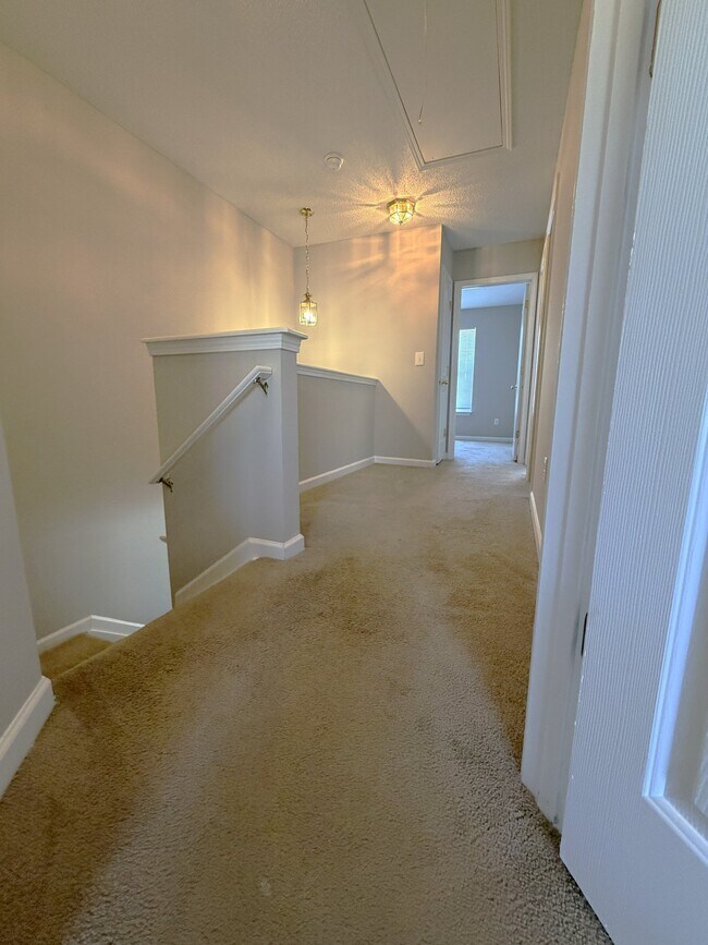 Building Photo - 113 Cirrus Ct