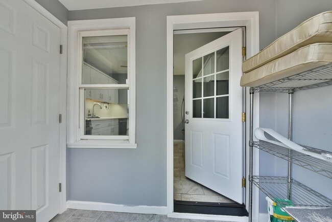 Building Photo - 3120 Almond St