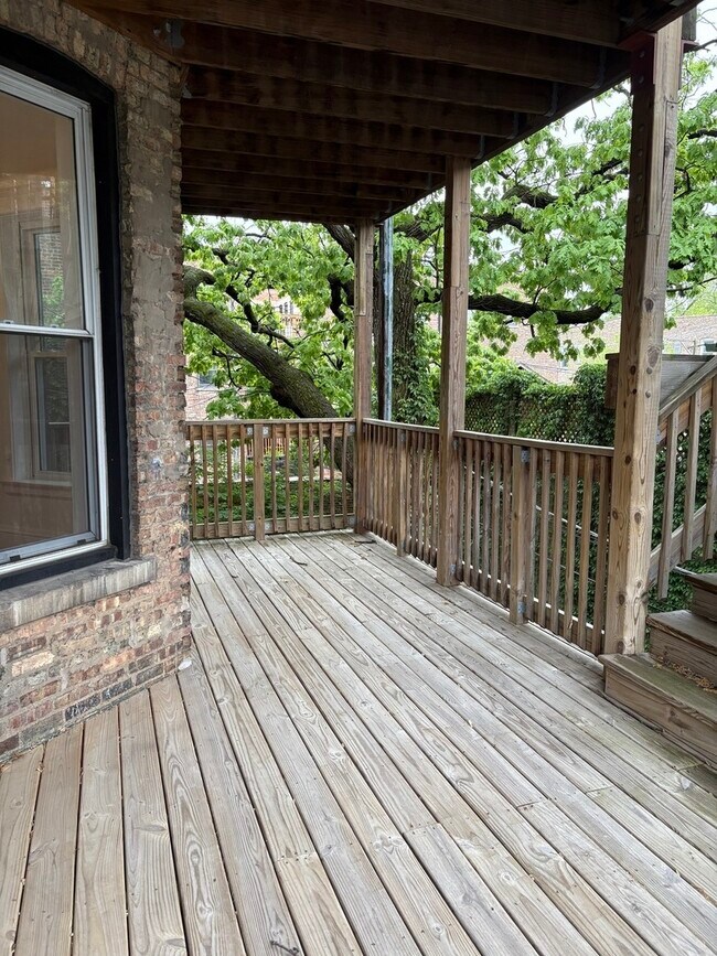 Building Photo - 5704 S Kenwood Ave