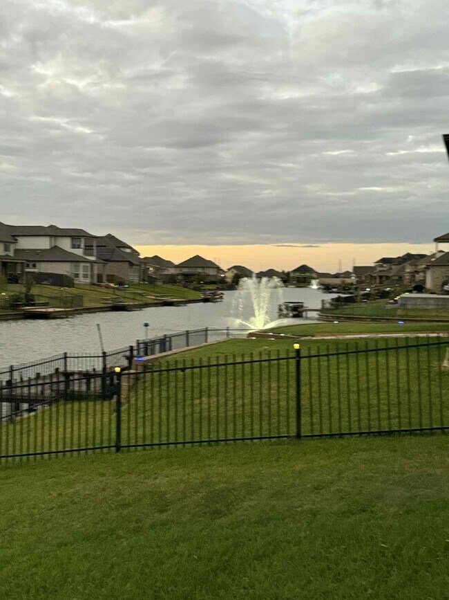 Building Photo - 3723 Lake Varano Cir