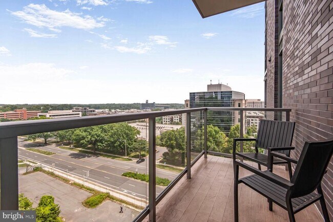 Building Photo - 7887 Jones Branch Dr