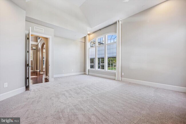 Building Photo - 448 Salk Cir
