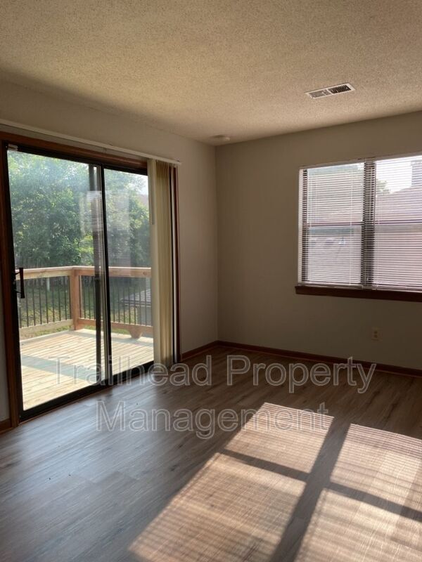 Building Photo - 8704 NW 82 Terrace