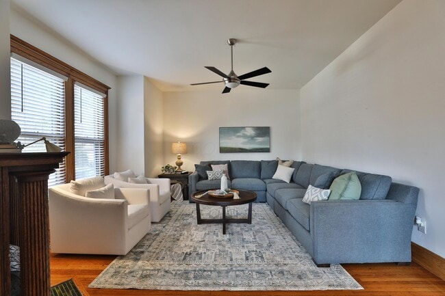 Building Photo - 398 W 5th Ave