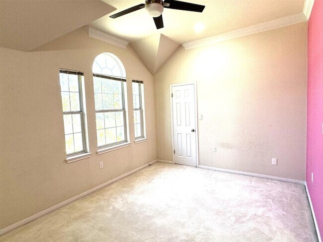 Building Photo - 8807 Splitarrow Dr