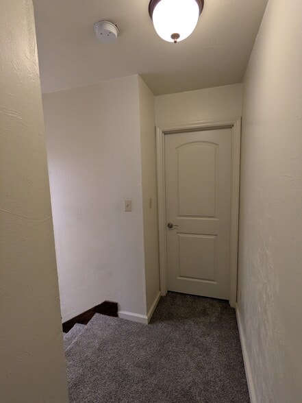 Building Photo - 566 Teal Ln