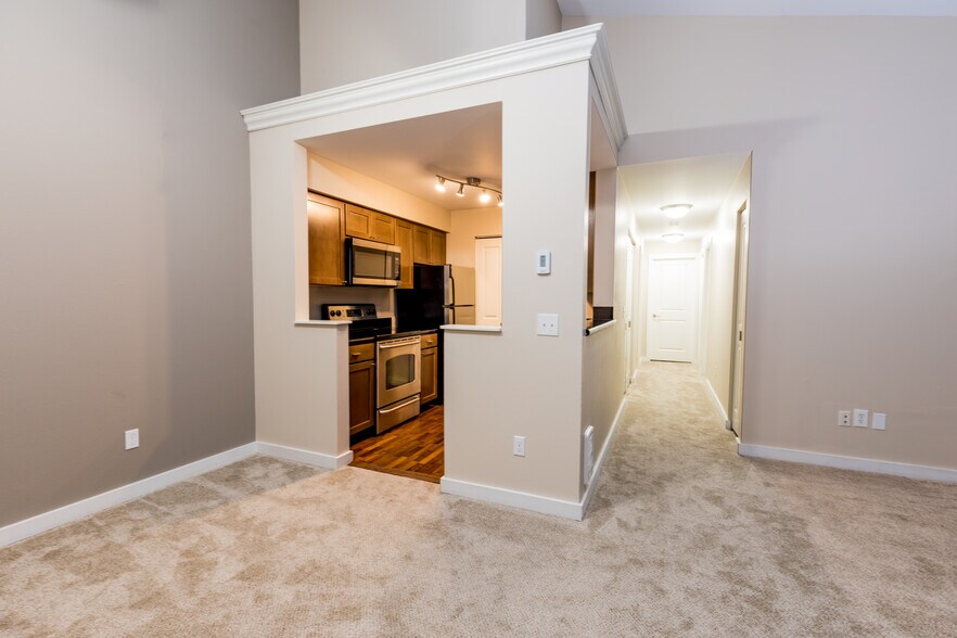 Building Photo - 12300 Harbour Pointe Blvd