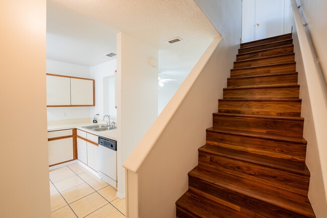 Building Photo - 159 Ivy Ln