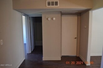 Building Photo - Nice 2 bedroom 2 bath apartment in Apache Junction!