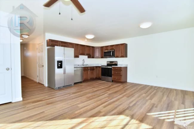 Building Photo - 330 Park Way