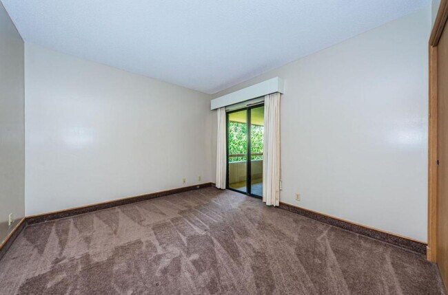 Building Photo - 36750 US Hwy 19 N