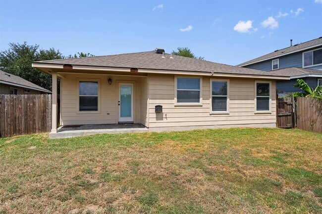 Building Photo - 18029 Basket Flower Bend