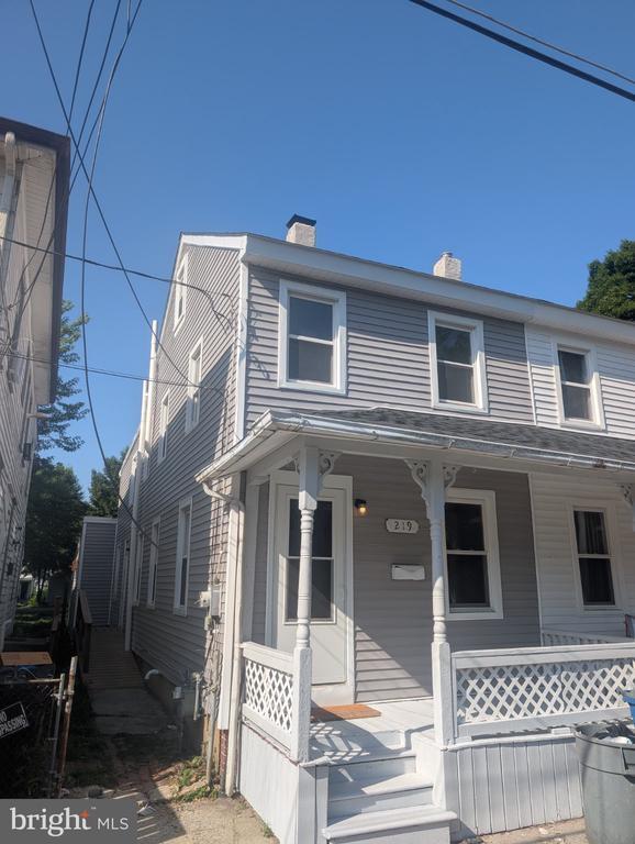 Building Photo - 219 Wesley St