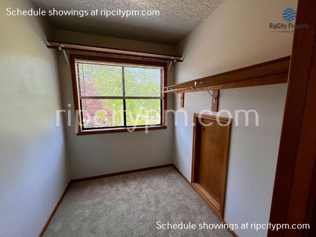 Building Photo - 13241 SW 64th Ave