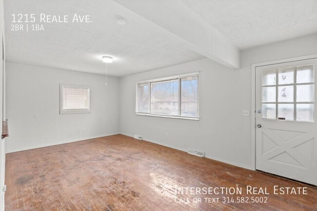 Building Photo - 1215 Reale Ave