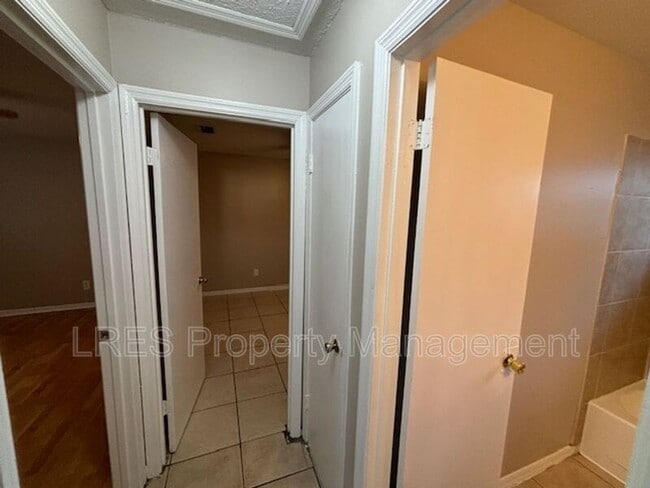 Building Photo - 2437 Chase Ave