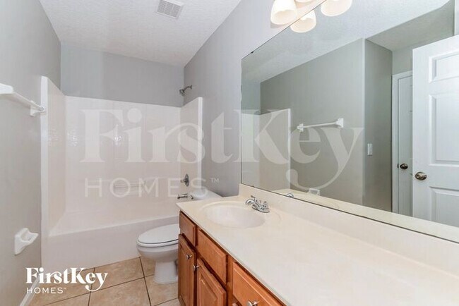 Building Photo - 863 Songbird Dr