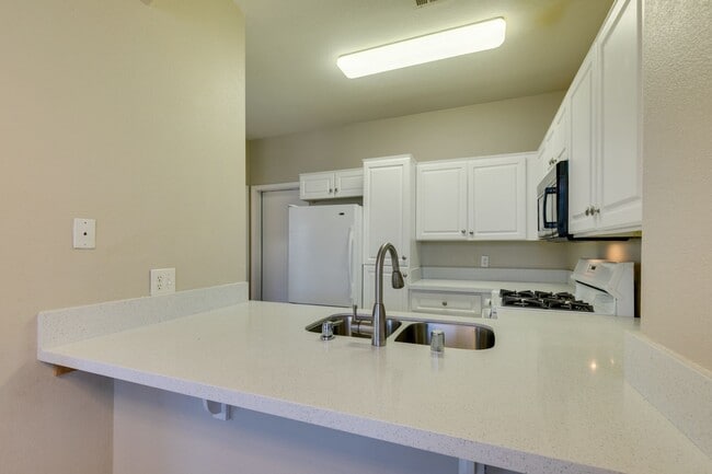Building Photo - 3BDRM Townhome in Durango Trails community