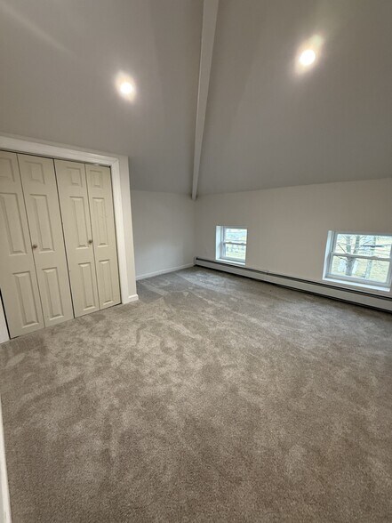 Building Photo - 166 Ward St