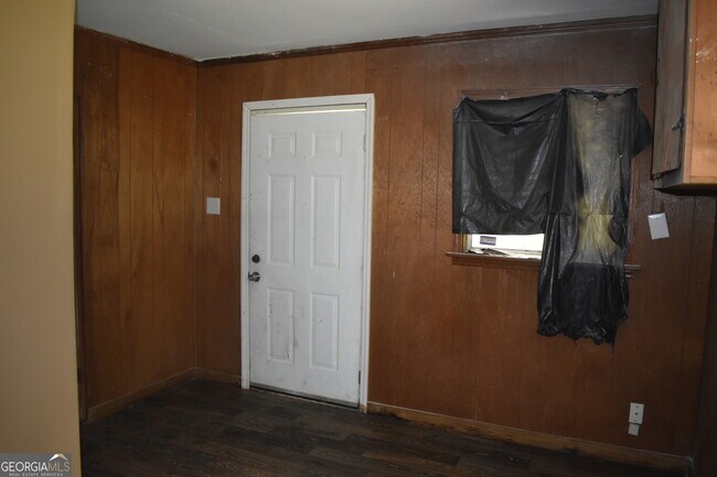 Building Photo - 1387 Dewey St