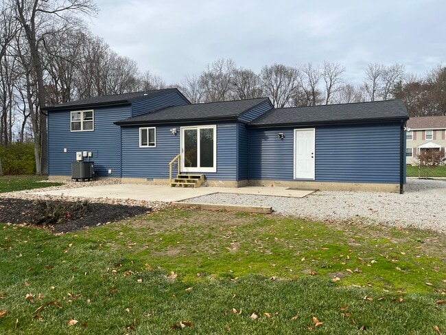 Building Photo - 4235 Straight Arrow Rd