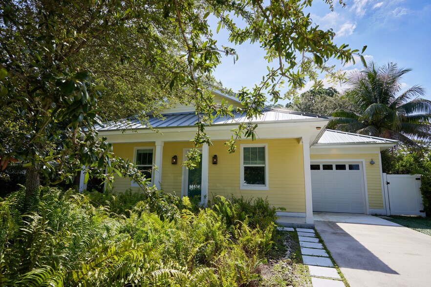 Building Photo - 1280 SW 25th Ave