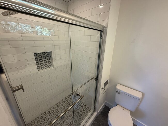 Building Photo - 4 Bedroom Home for Rent in Santa Clarita!