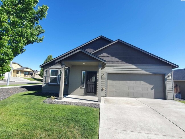 Building Photo - For rent West Kennewick