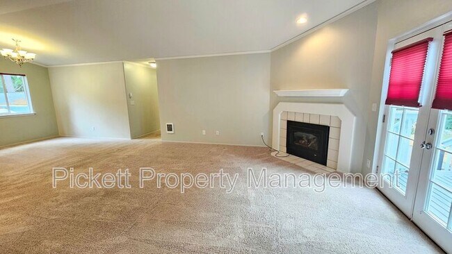 Building Photo - 11389 Symes Rd NW