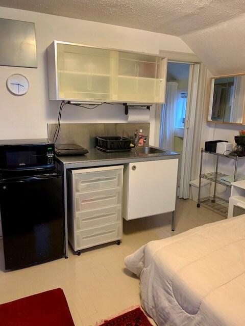 Building Photo - 3225 SW 12th Ave