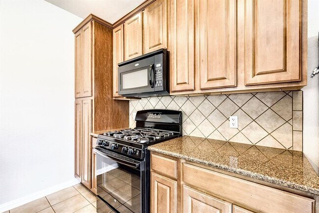 Building Photo - 595 McGarity-