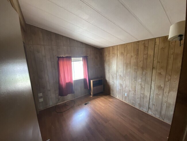 Building Photo - bhcrent.com