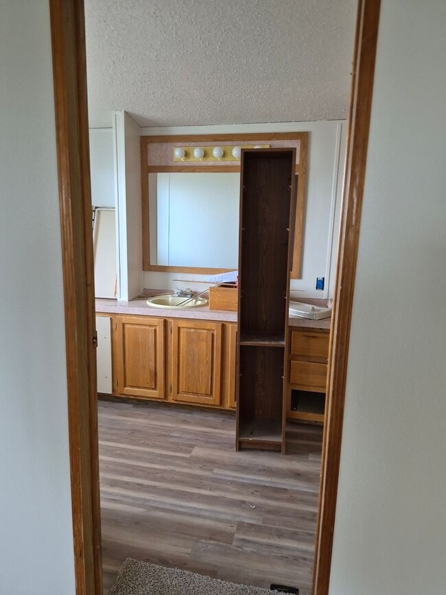 Building Photo - 3 bed/ 2 bath Country Home in California Pines